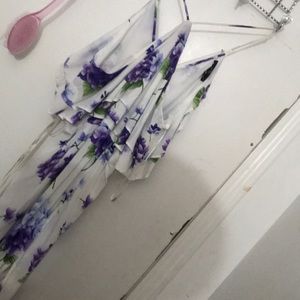 Pretty floral dress (never worn)